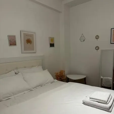 Gogo Moustache In Center Apartment Tirana